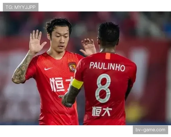 莫利纳助力球队赢得关键战役,展现出色竞技状态与速度优势 莫利纳助力球队赢得关键战役,展现出色竞技状态与速度优势