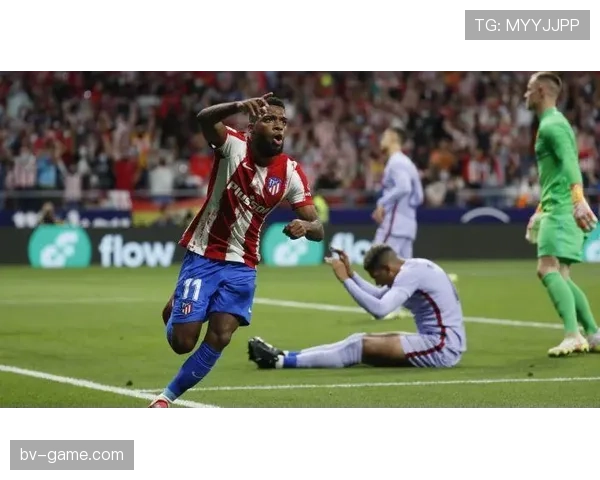 苏亚雷斯:从单箭头到自由中锋的战术角色演变 苏亚雷斯:从单箭头到自由中锋的战术角色演变