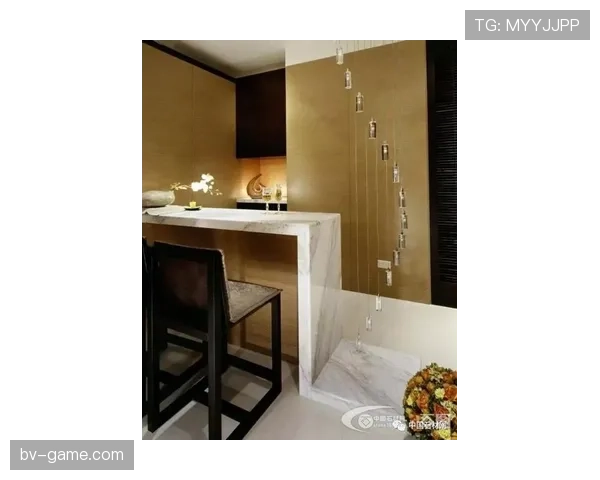 刷到鲍春来家里茶几上的酒，价钱比我整年开销多，看到图想搬家